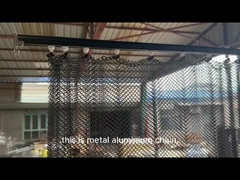 সোনার রঙের মুখোমুখি সজ্জিত ধাতব কয়েল ড্রপারি স্পাইরাল ওয়েভ কার্টেন